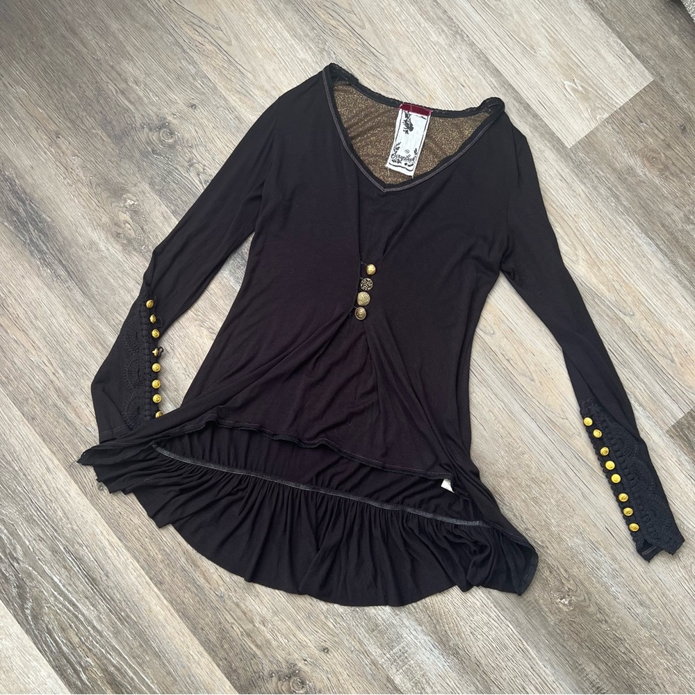 Scrapbook button v-neck l/s lace sleeve top - Picture 5 of 8